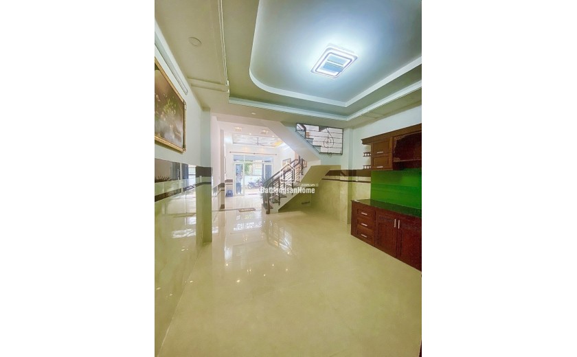 Bán nhà 64m², 4PN, 4WC, 3 tầng, Q.9, 7,05  tỷ, sổ hồng